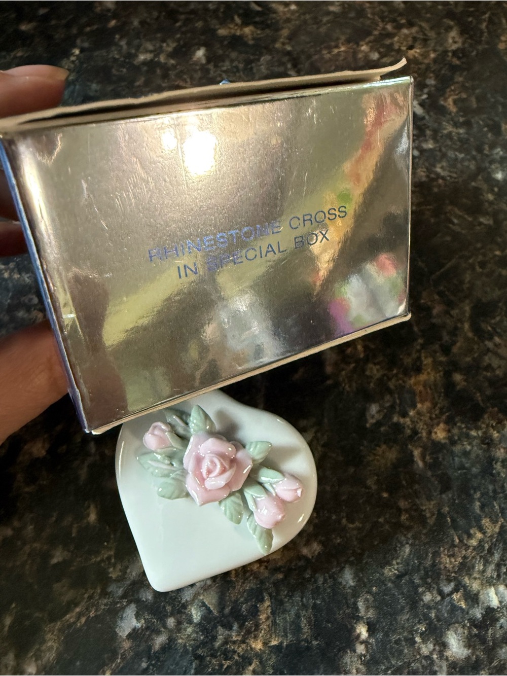 AVON Rhinestone Cross In Keepsake Box NEW 2004 - Picture 5 of 5